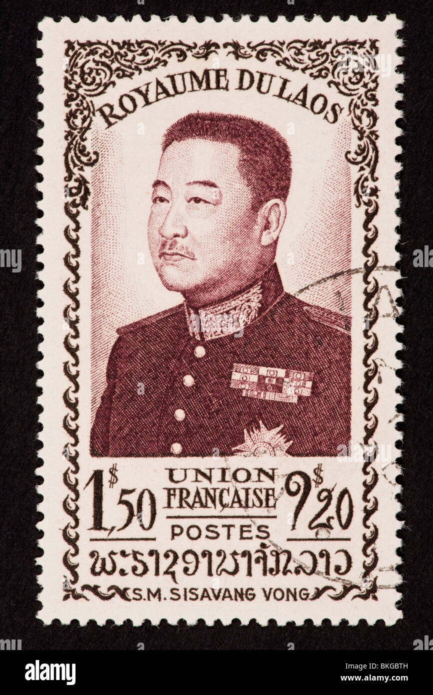 Sello de Laos representando el rey SisavangVong Foto de stock