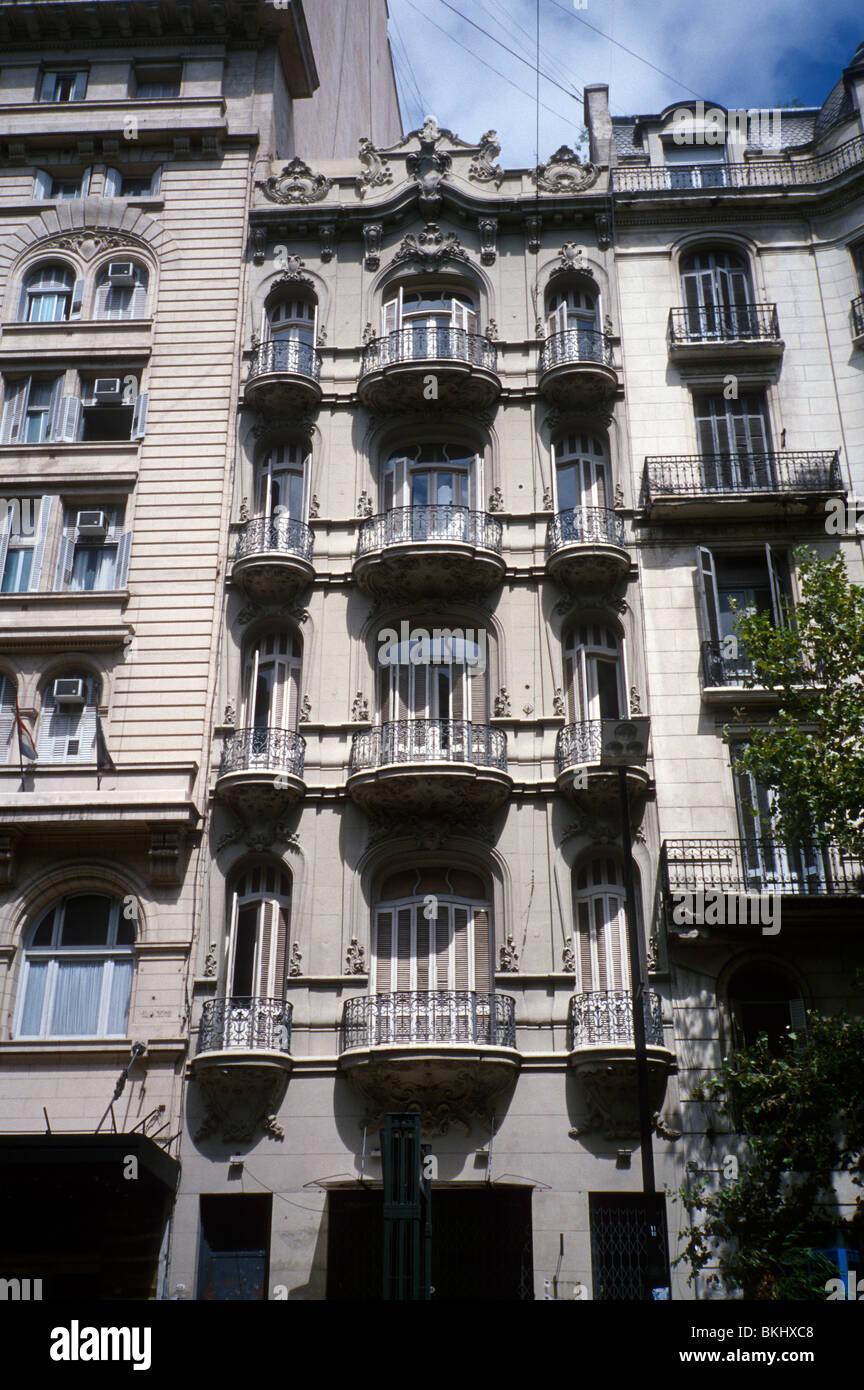 Buenos Aires, Argentina. Edificios de apartamentos, influenciado por el