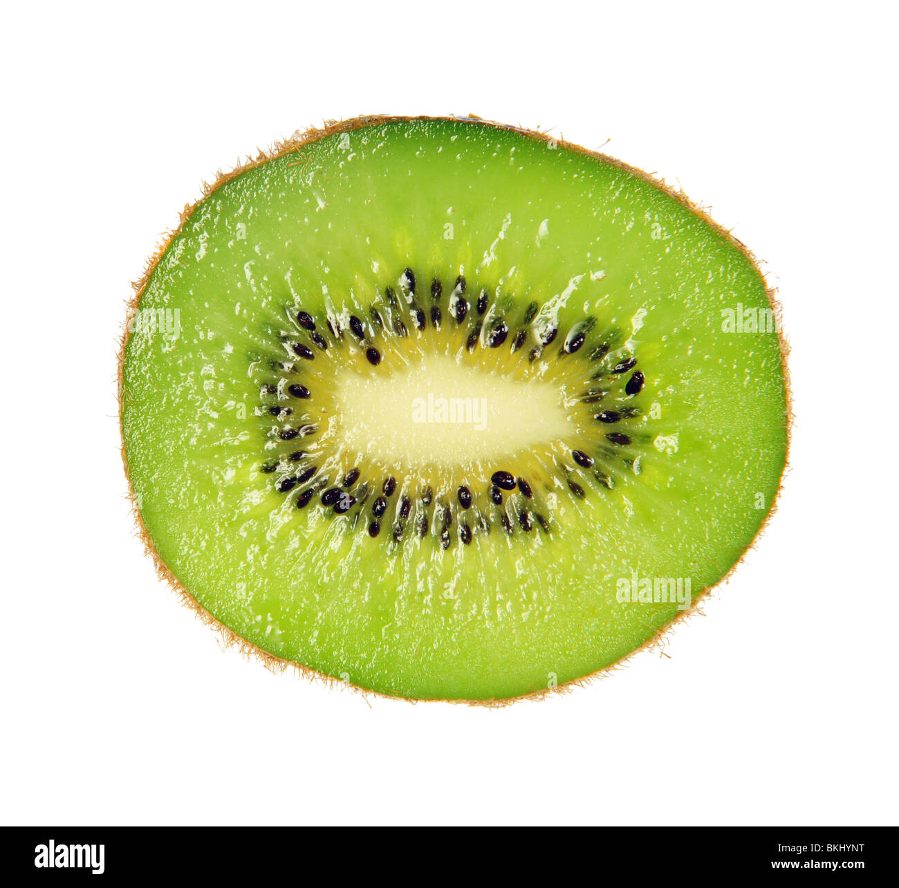 El Kiwi slice aislado sobre fondo blanco. Foto de stock