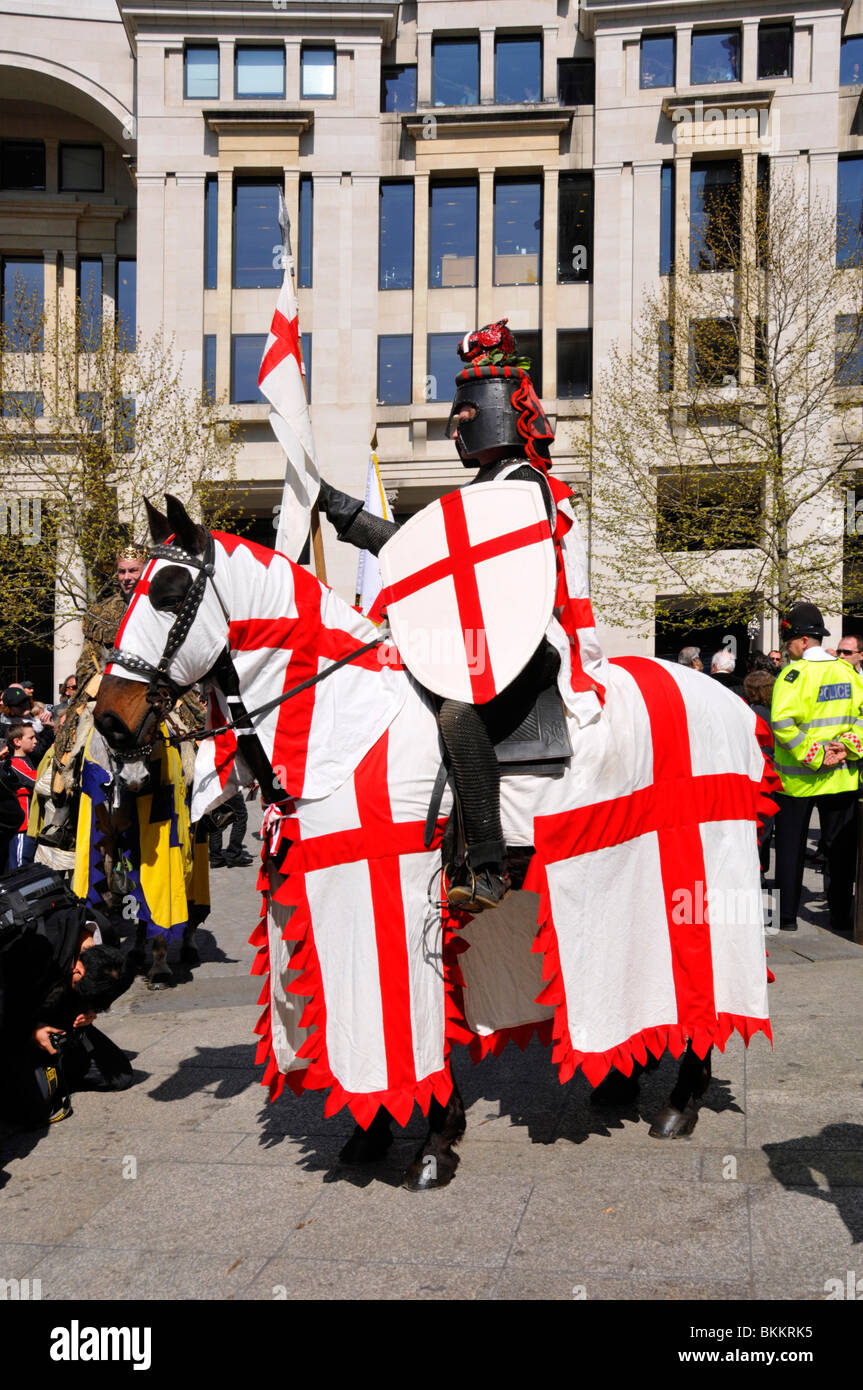 St George's Day Parade en la ciudad de Londres. Foto de stock