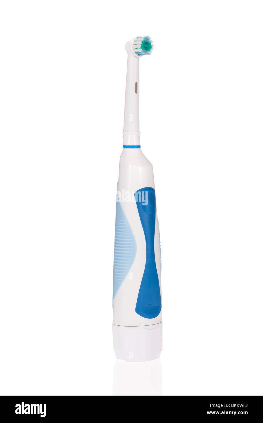 Cepillo dental eléctrico aislado sobre fondo blanco. Foto de stock