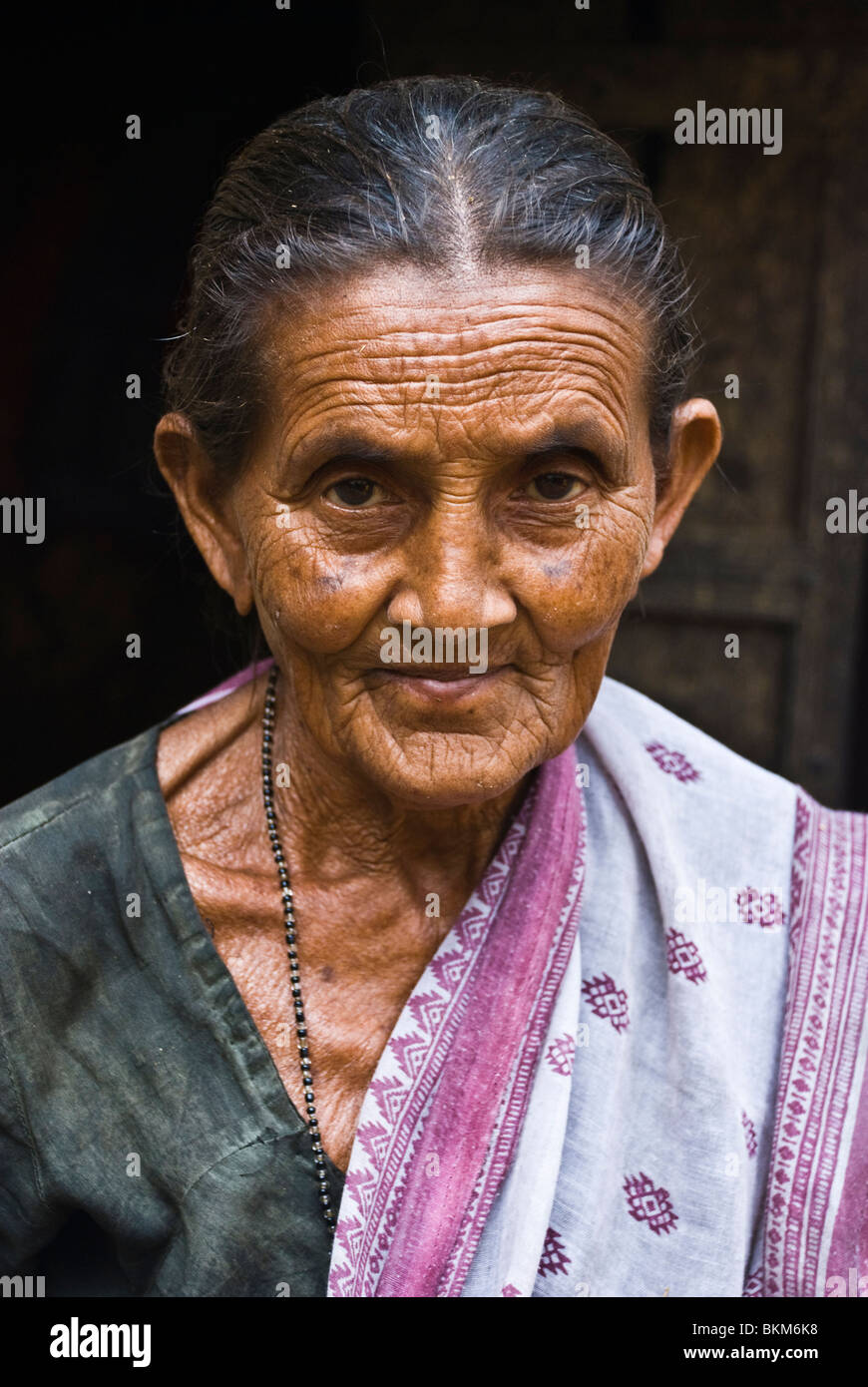 Mujeres muy ancianas de la india fotografías e imágenes de alta resolución  - Alamy