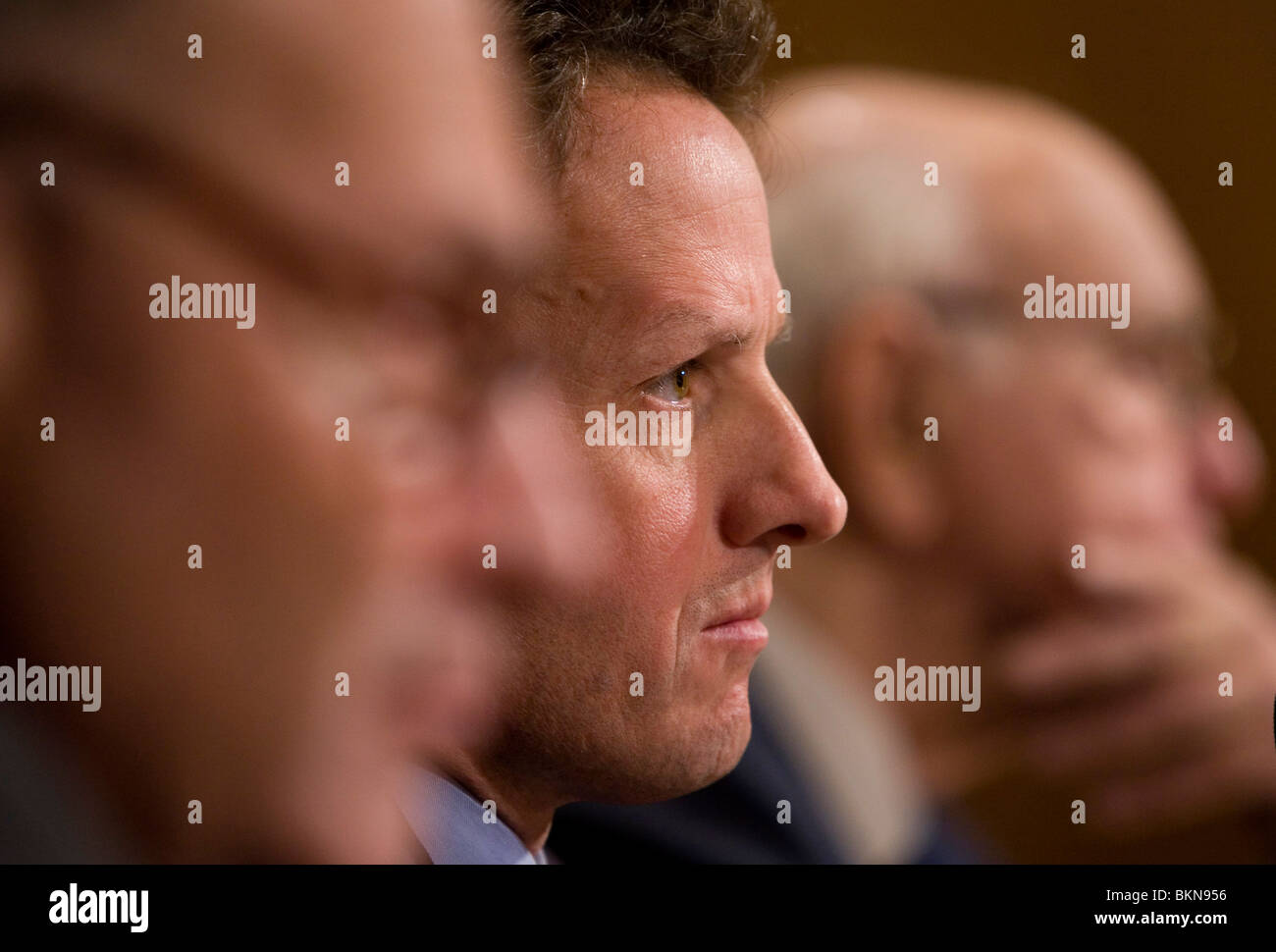 El Secretario del Tesoro, Timothy Geithner testifica en Capitol Hill. Foto de stock