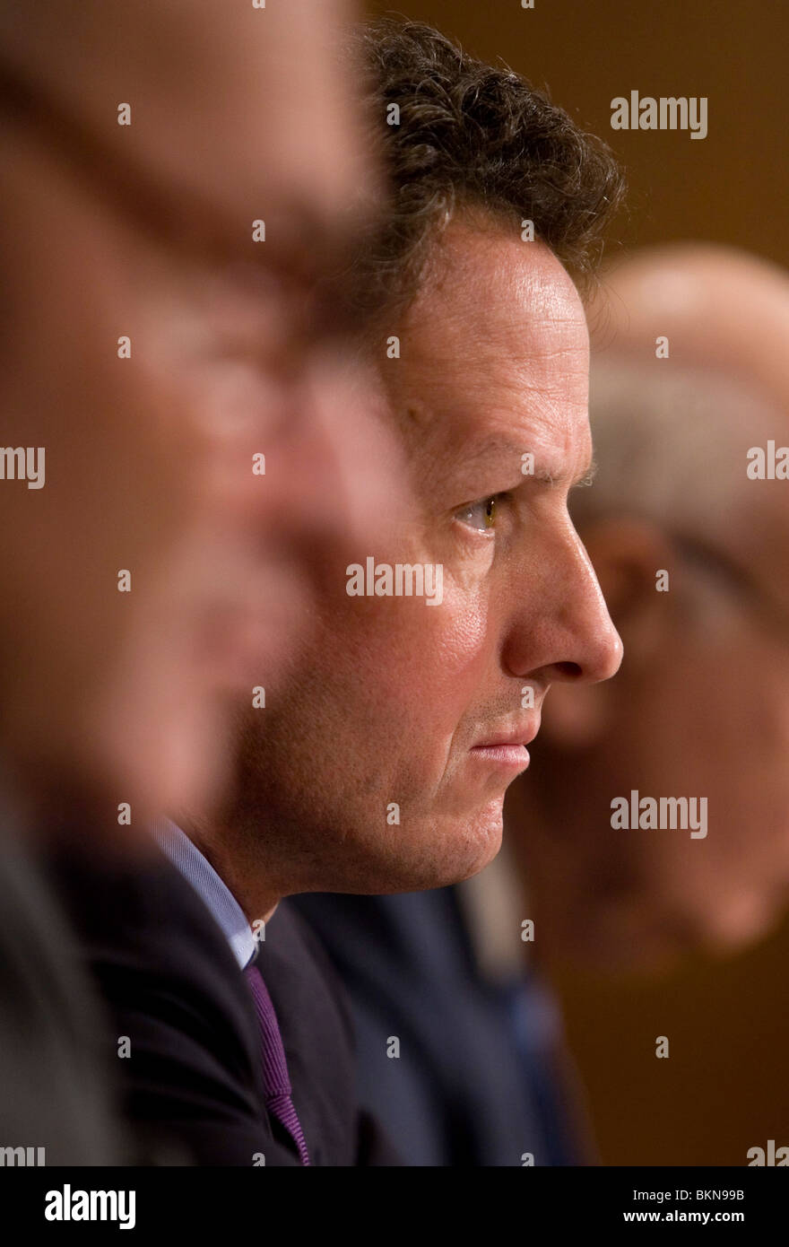 El Secretario del Tesoro, Timothy Geithner testifica en Capitol Hill. Foto de stock