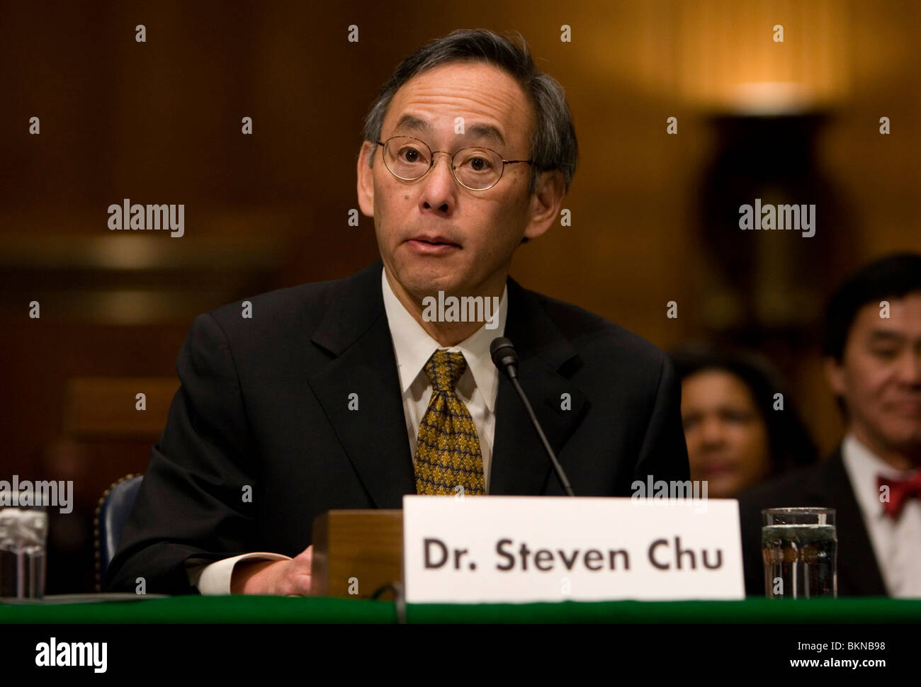 El secretario de Energía, Steven Chu testifica en Capitol Hill. Foto de stock