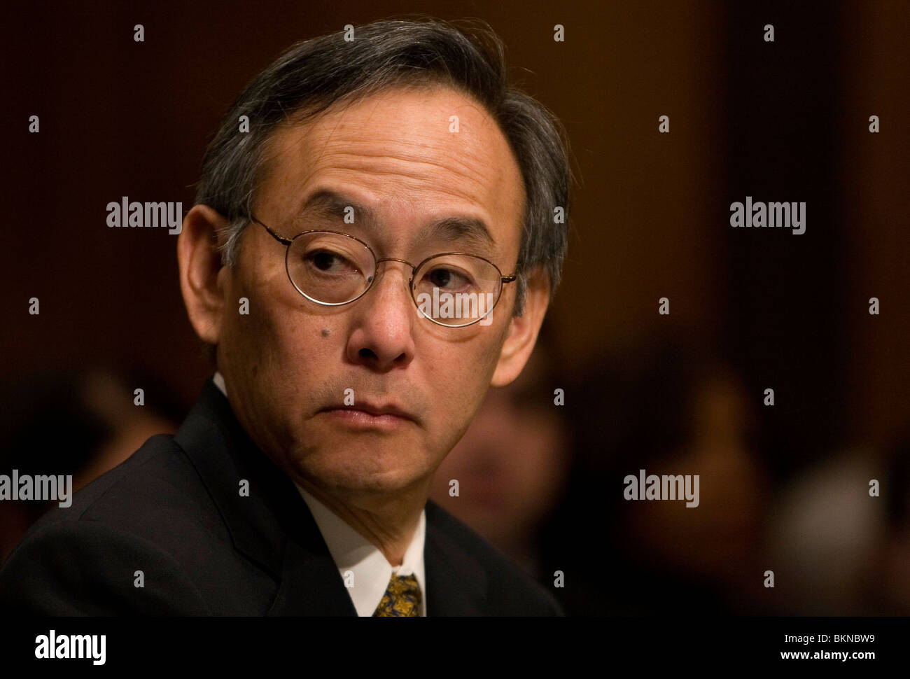 El secretario de Energía, Steven Chu testifica en Capitol Hill. Foto de stock