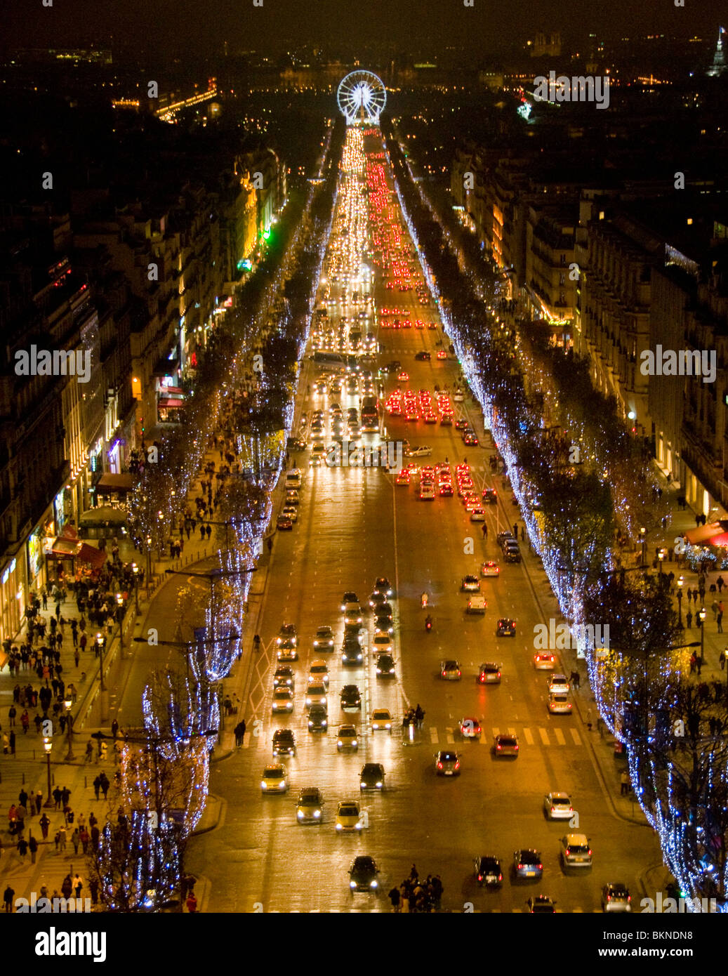 Avenida de los Campos Elíseos en París Francia Foto de stock