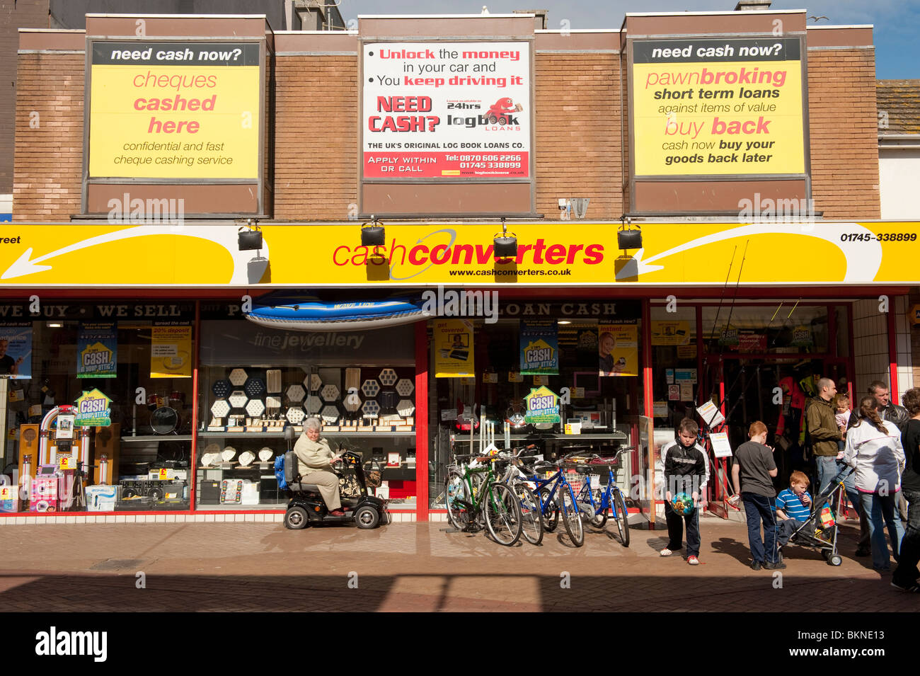 Tienda De Casas De Empeño Fotos e Imágenes de stock - Alamy