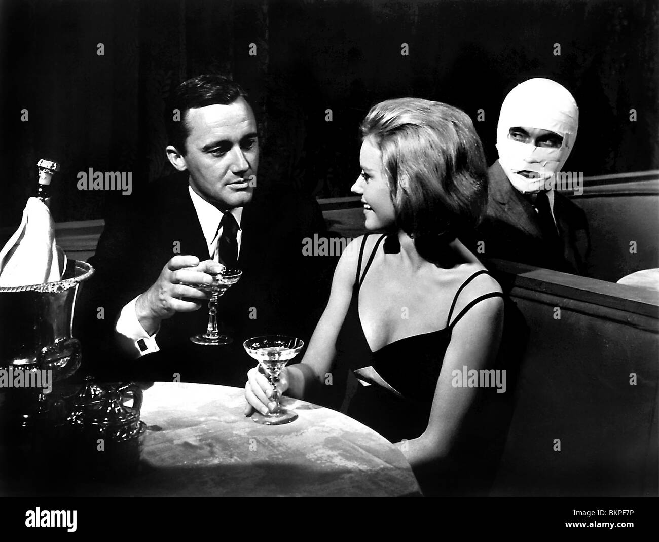 El espía con mi cara (1965), Robert Vaughn, JOHN NEWLAND (DIR), Sharon FARRELL SWMF 001P Foto de stock