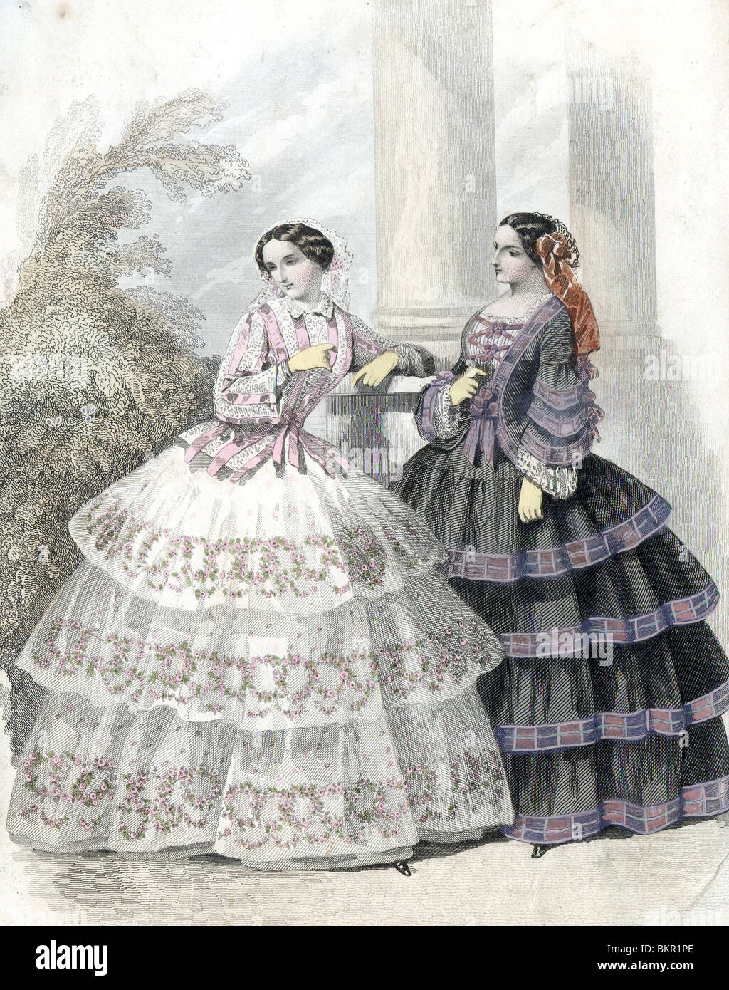 Dos mujeres en traje tradicional victoriano Foto de stock