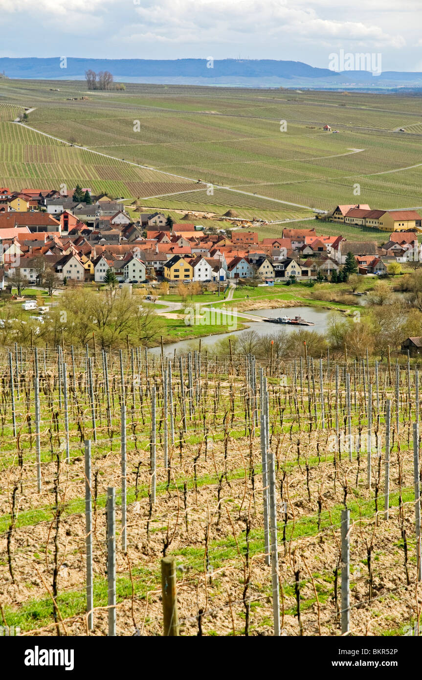Vista de Nordheim en 'Mainschleife' cerca de Volkach. Franconia, Baviera, Alemania. Foto de stock