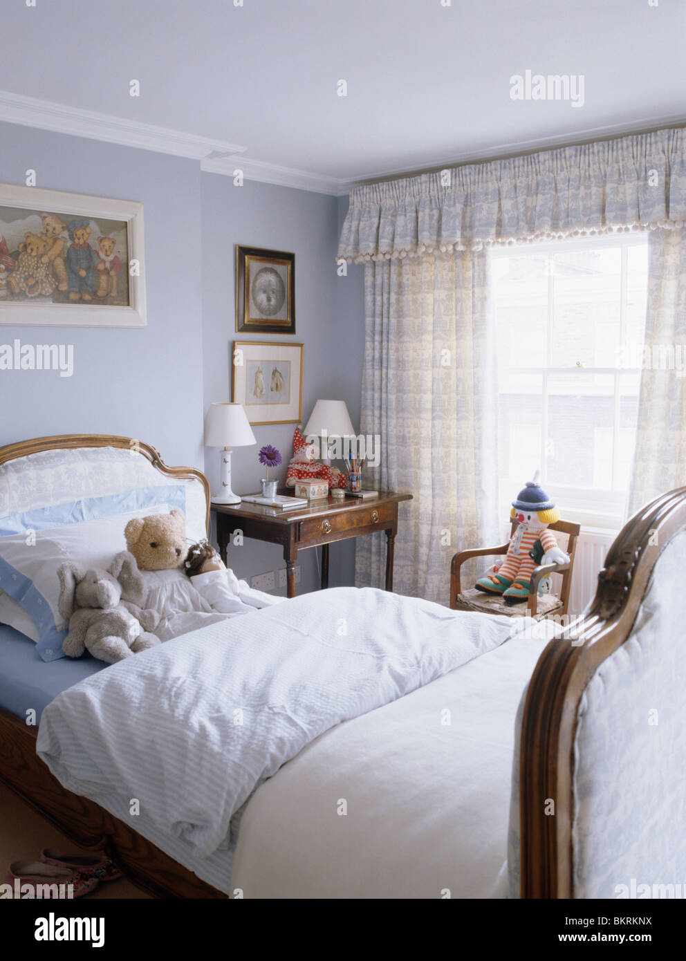 Bedrooms childrens fotografías e imágenes de alta resolución - Alamy