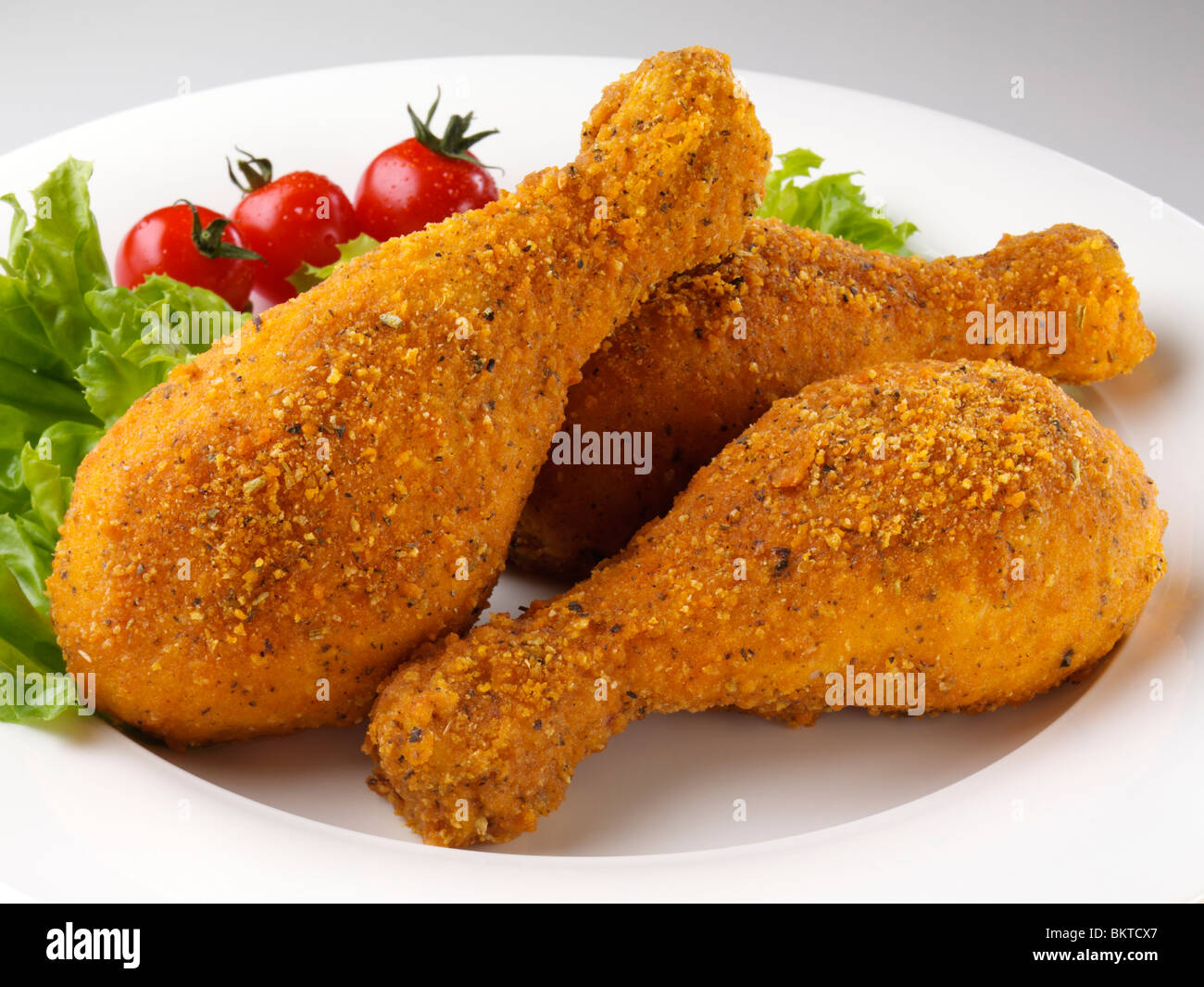 Muslos de pollo empanizado estilo meridional Fotografía de stock - Alamy