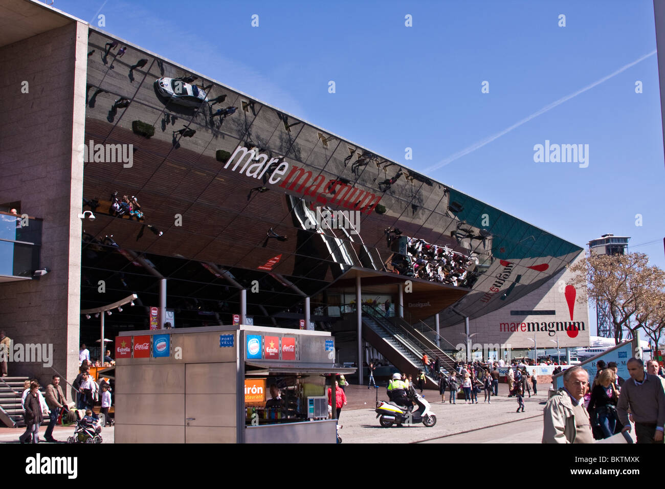 Mare Magnum Shopping Complex en el Port Vell de Barcelona España Fotografía  de stock - Alamy