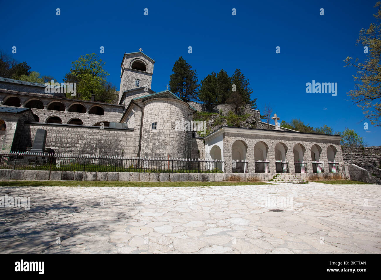 Famoso monasterio ortodoxo en Cetinje, Montenegro Foto de stock