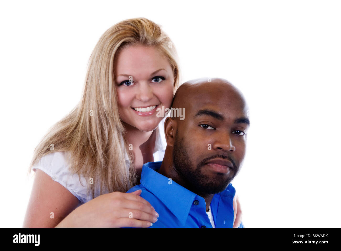 Una pareja interracial. Foto de stock
