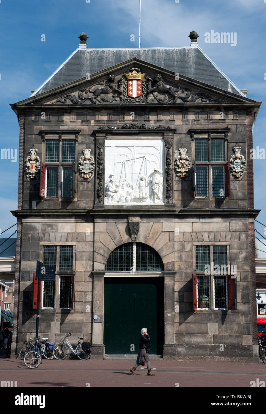El Museo de queso o De Waag en el Markt, en el centro histórico de Gouda Holanda Foto de stock