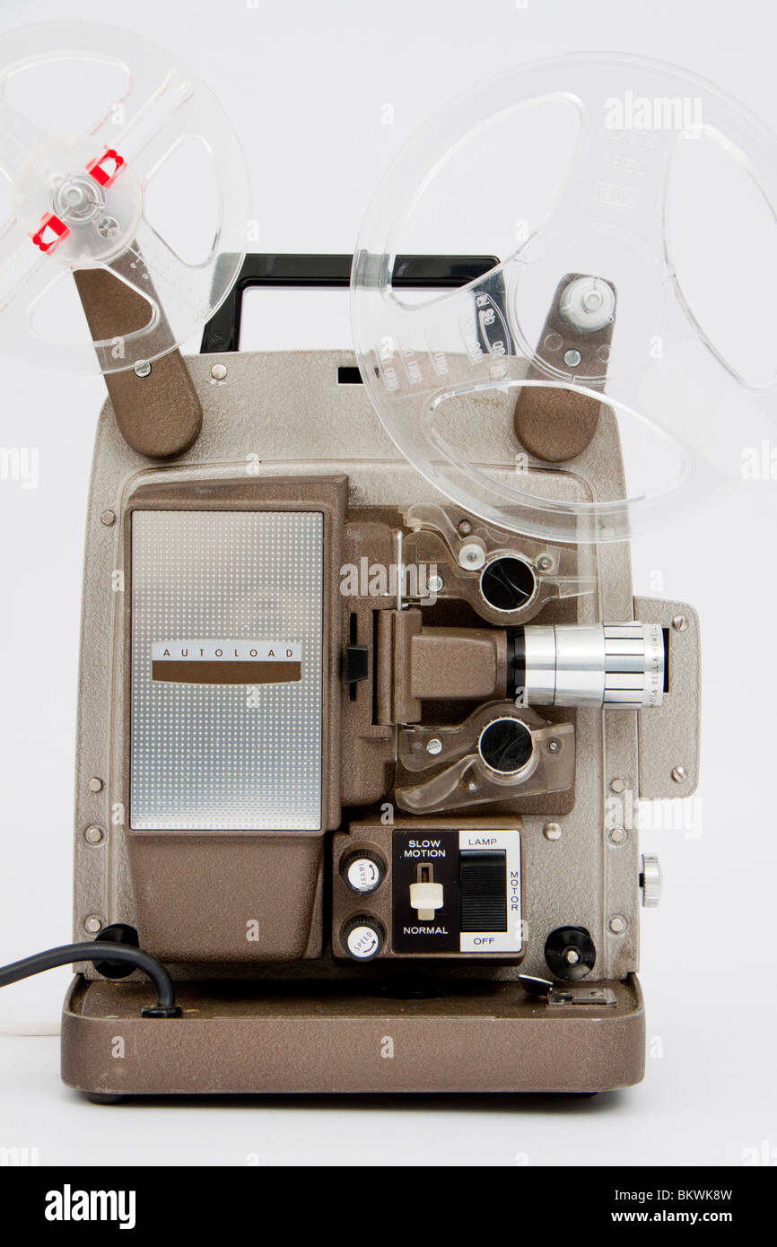 Vista lateral de la vendimia 1960 Bell & Howell Autoload 8mm silencioso  proyector de cine cine Fotografía de stock - Alamy