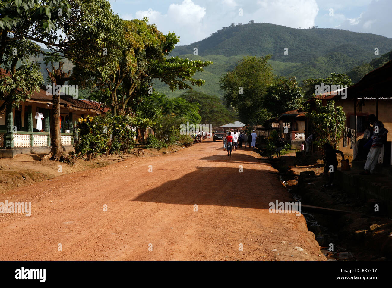 La aldea de Bumbuna, Sierra Leona, África occidental Foto de stock