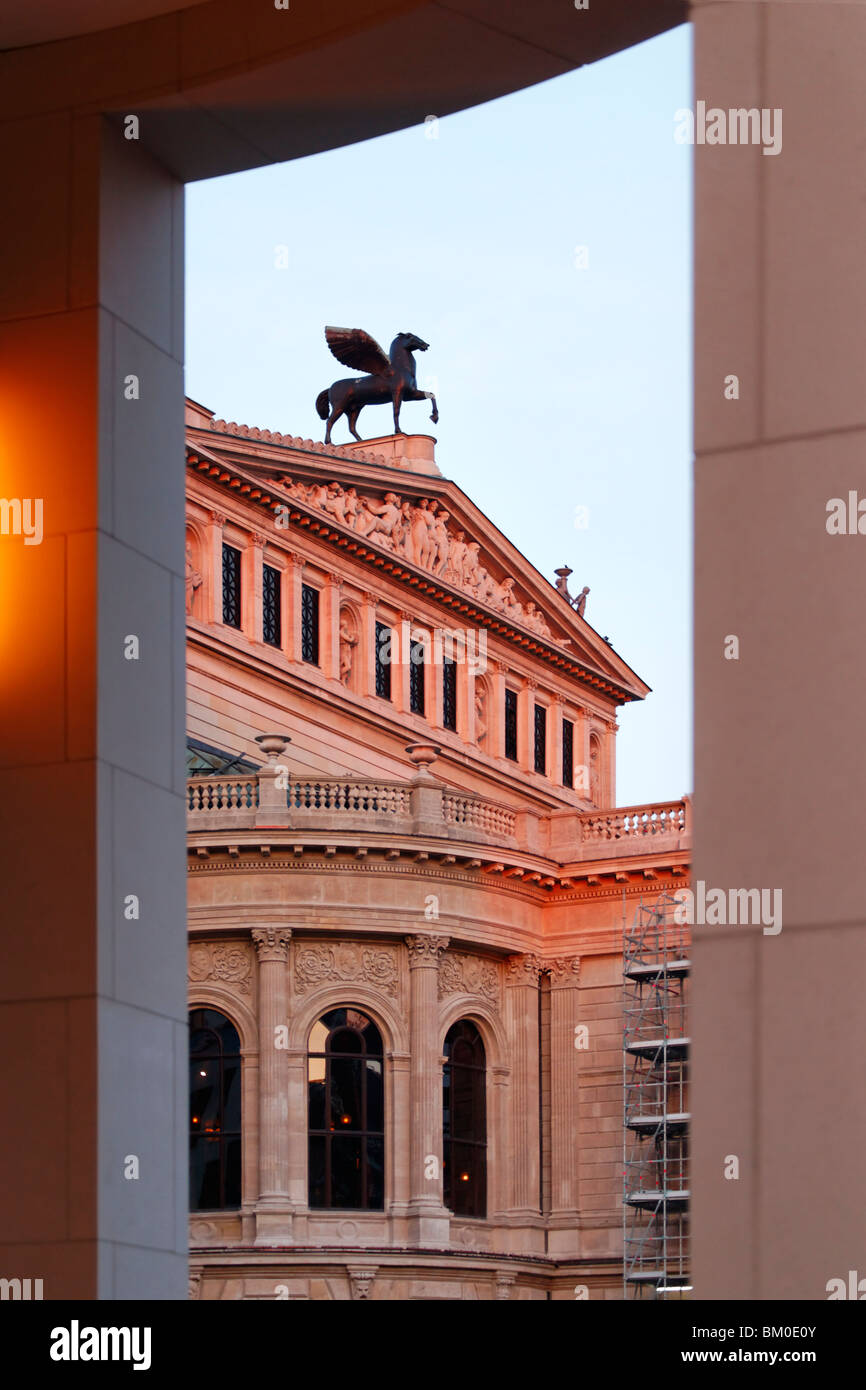 Alte Oper Frankfurt. La antigua ópera. Foto de stock