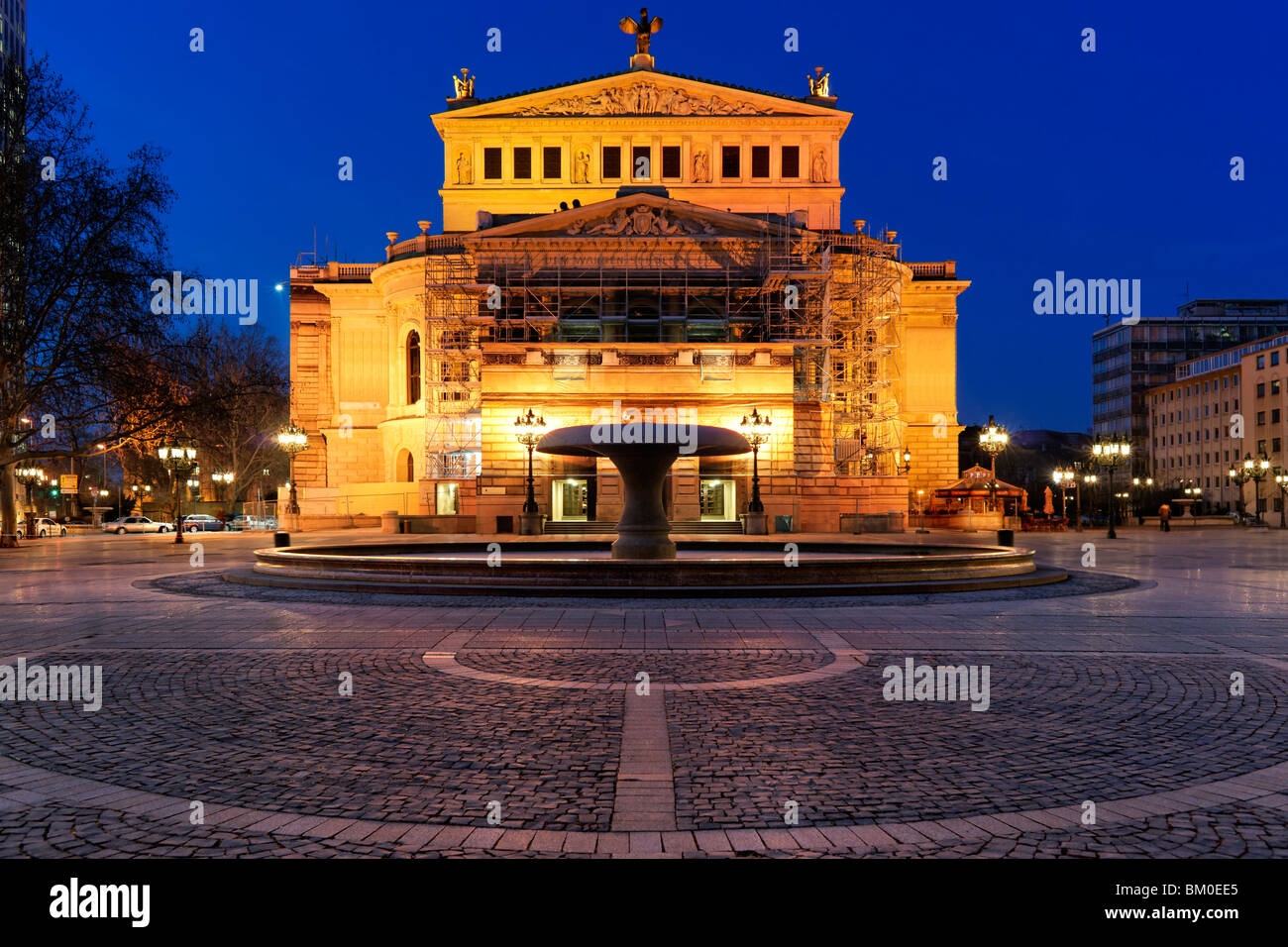Alte Oper Frankfurt. La antigua ópera. Foto de stock