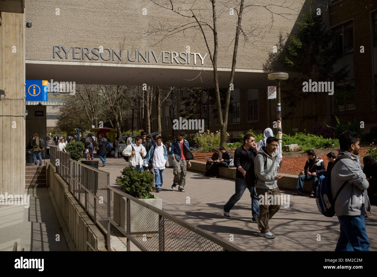 El campus de la escuela de la Universidad Ryerson de Toronto en Toronto, Ontario, Canadá Foto de stock