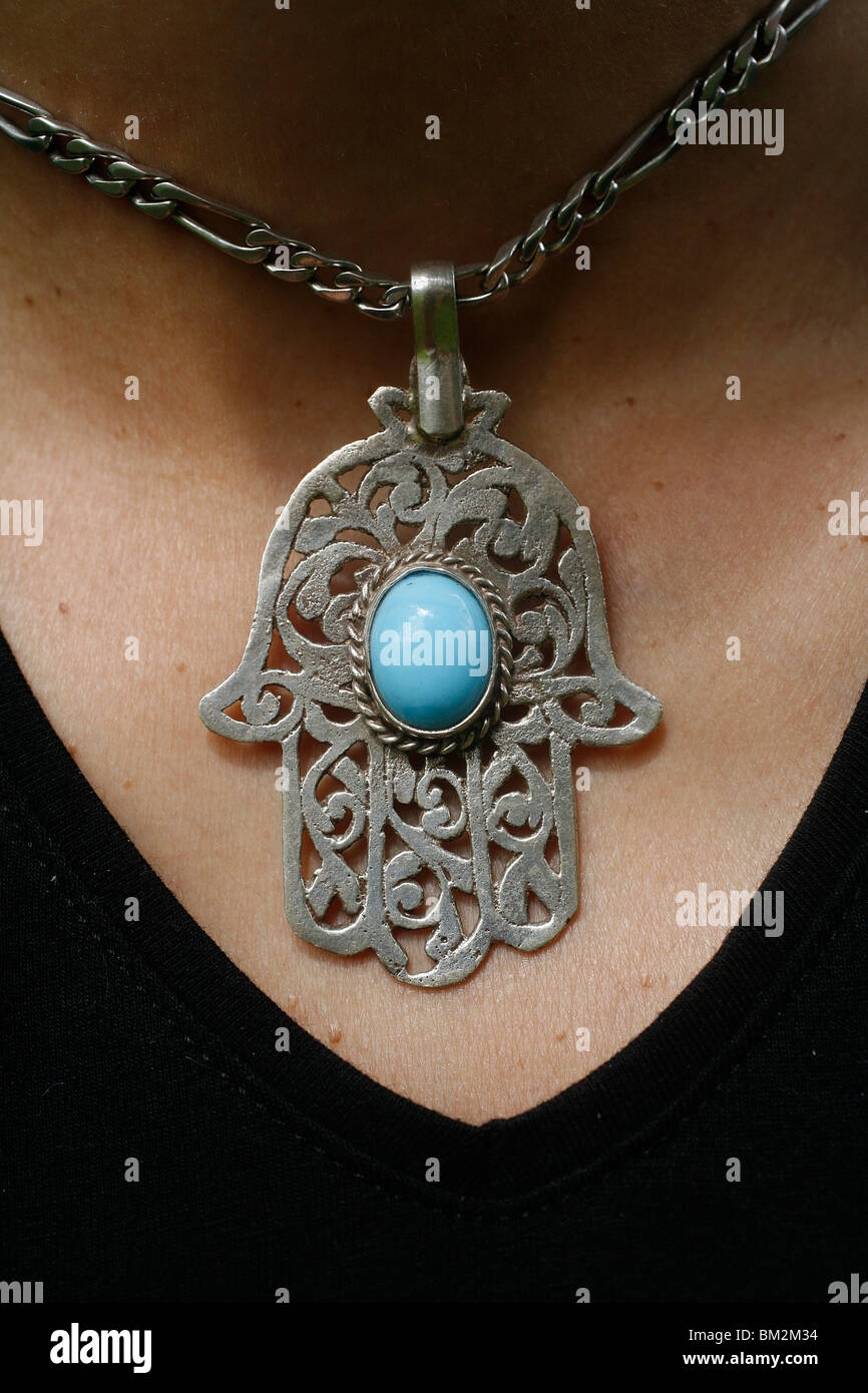 Hamsa popular amuleto de protección contra la envidia o mal de ojo  Fotografía de stock - Alamy