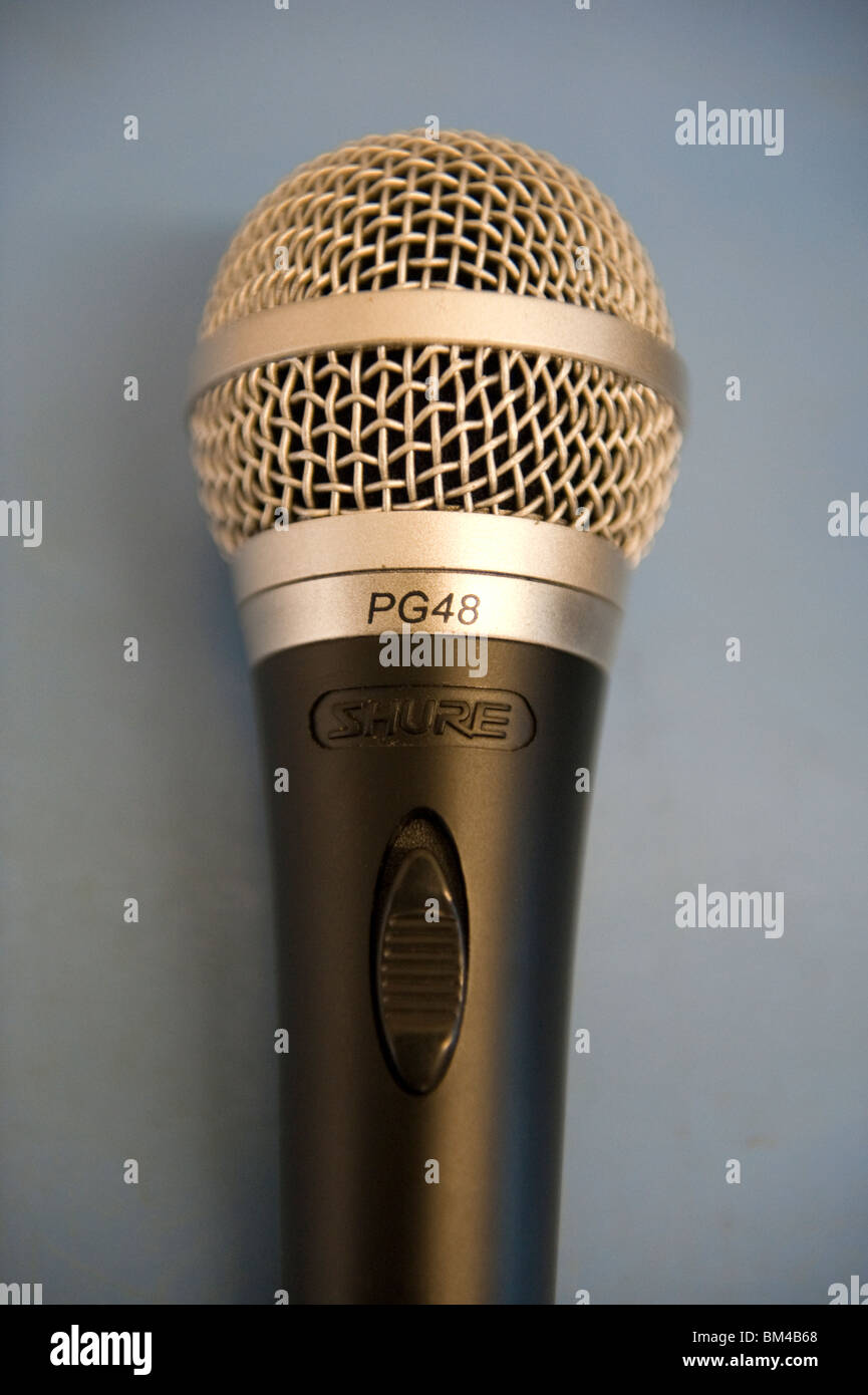 Shure PG48 micrófono profesional Fotografía de stock - Alamy