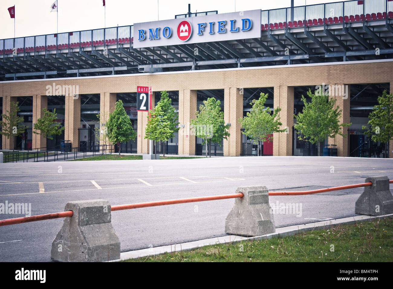 BMO soccer field aparcamiento exterior nublado Foto de stock