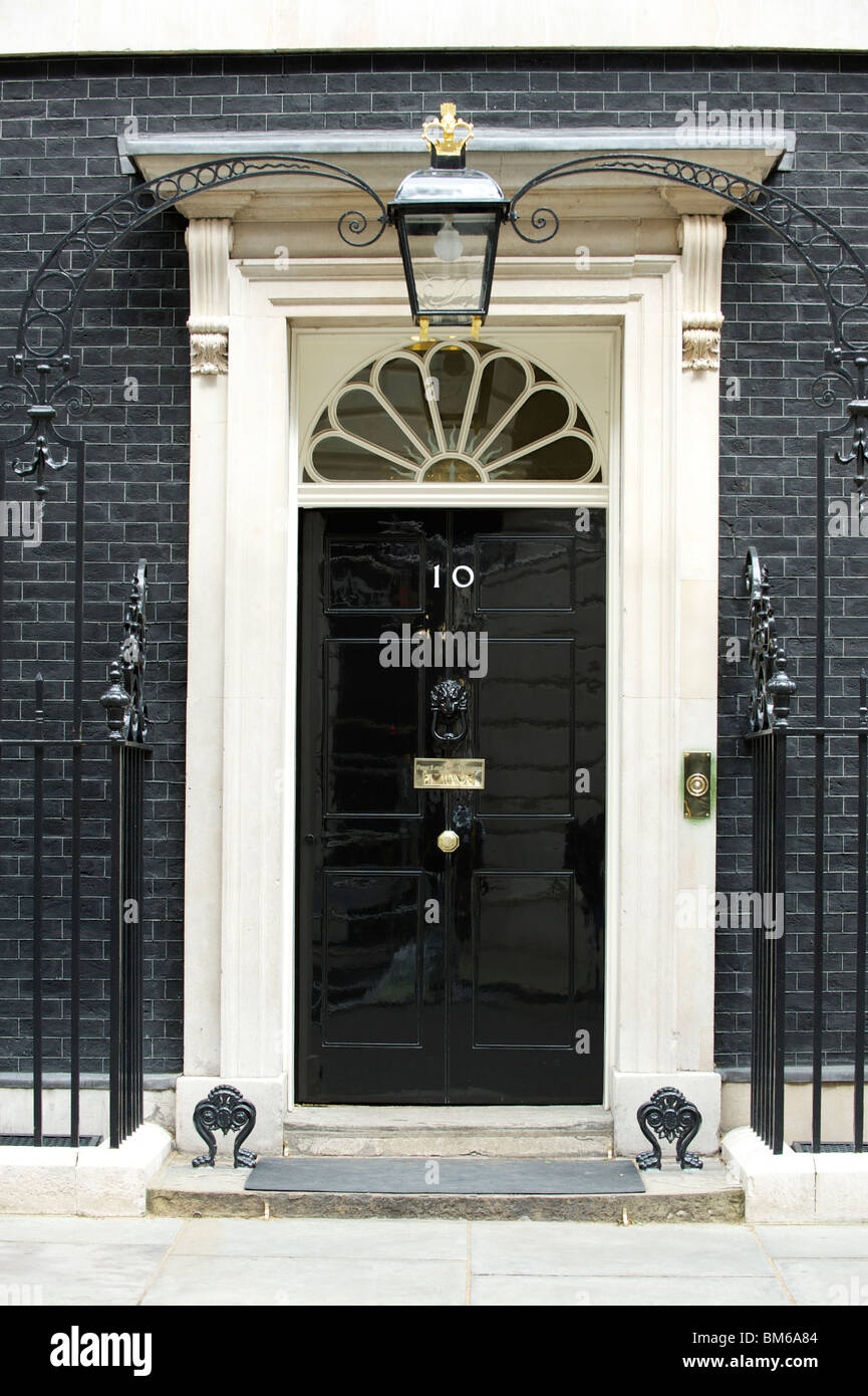 El 10 de Downing Street, Westminster, Londres. La residencia oficial del Primer Ministro británico. Foto de stock