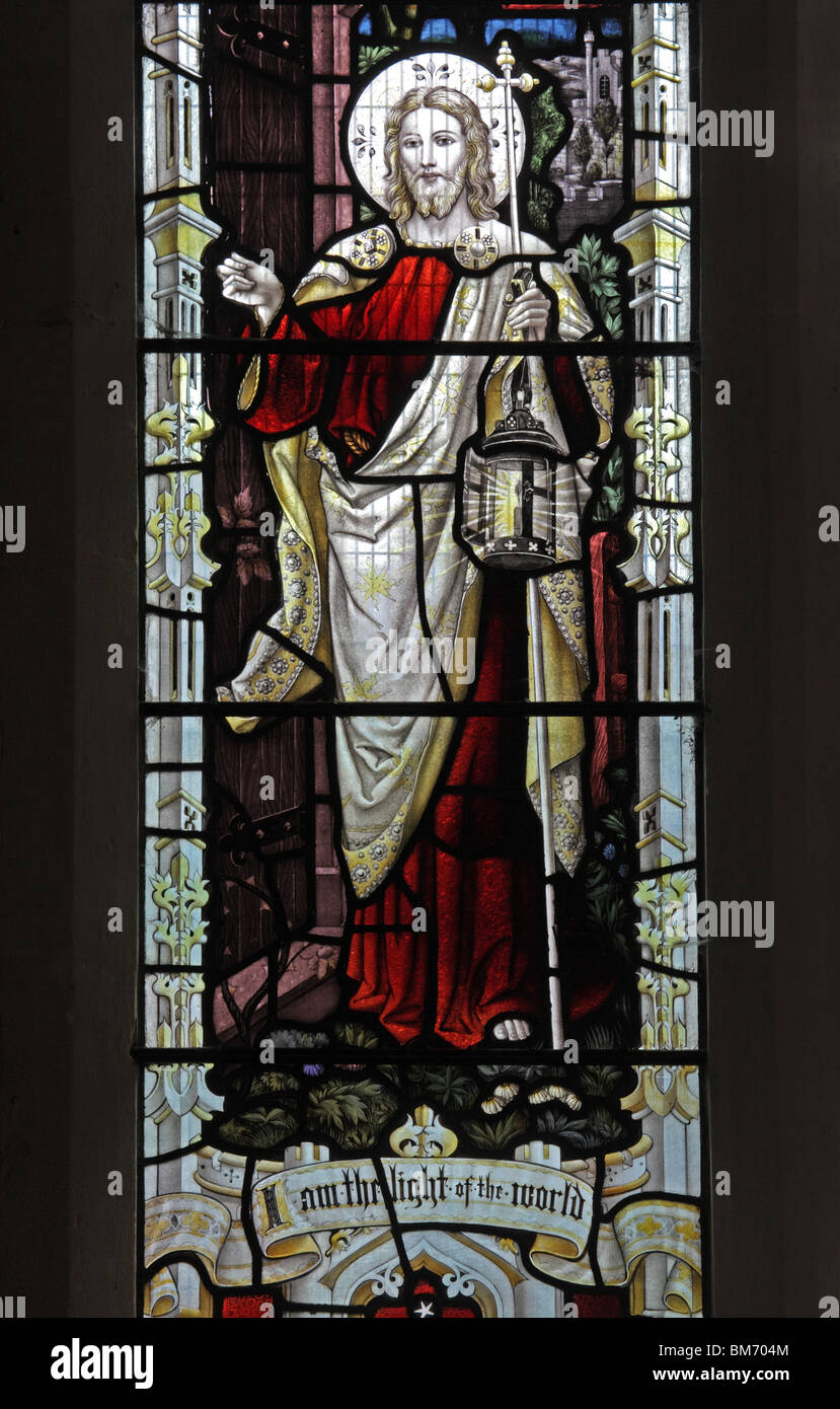 Una vidriera; Jesucristo como la Luz del Mundo; Iglesia de Santa María, Halford, Warwickshire, Inglaterra. Vidrio de Frank Holt & Co. De Warwick Foto de stock