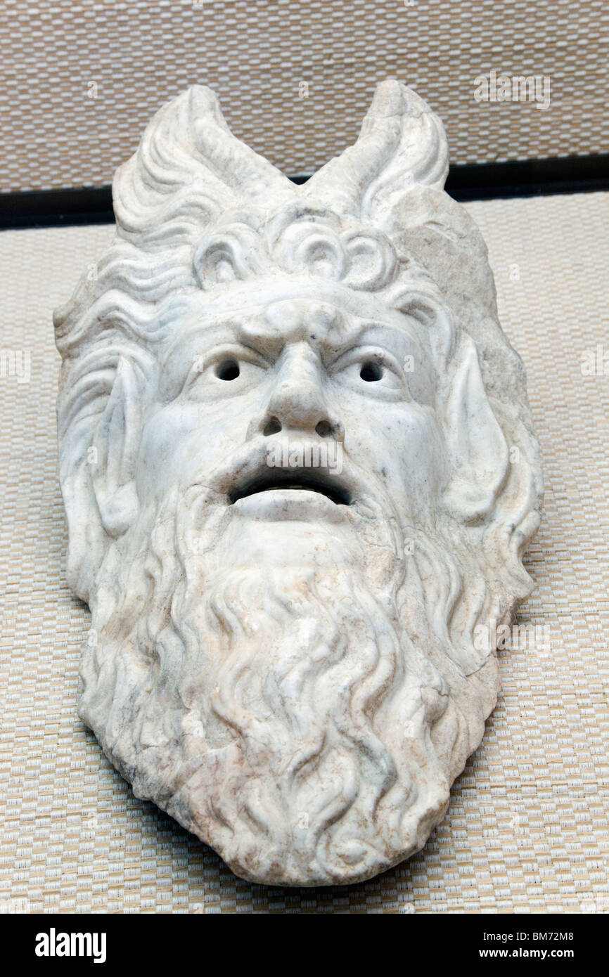 Córdoba, provincia de Córdoba, España. Museo arqueológico y etnológico. Busto o máscara de Baco. Foto de stock