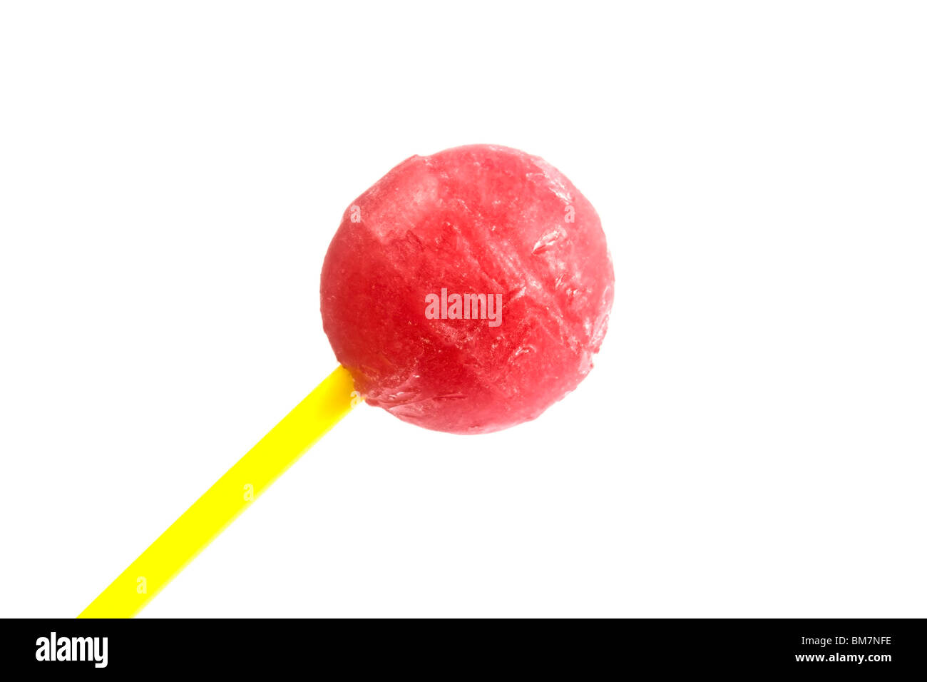 Un círculo rojo aislado sobre fondo blanco. Foto de stock