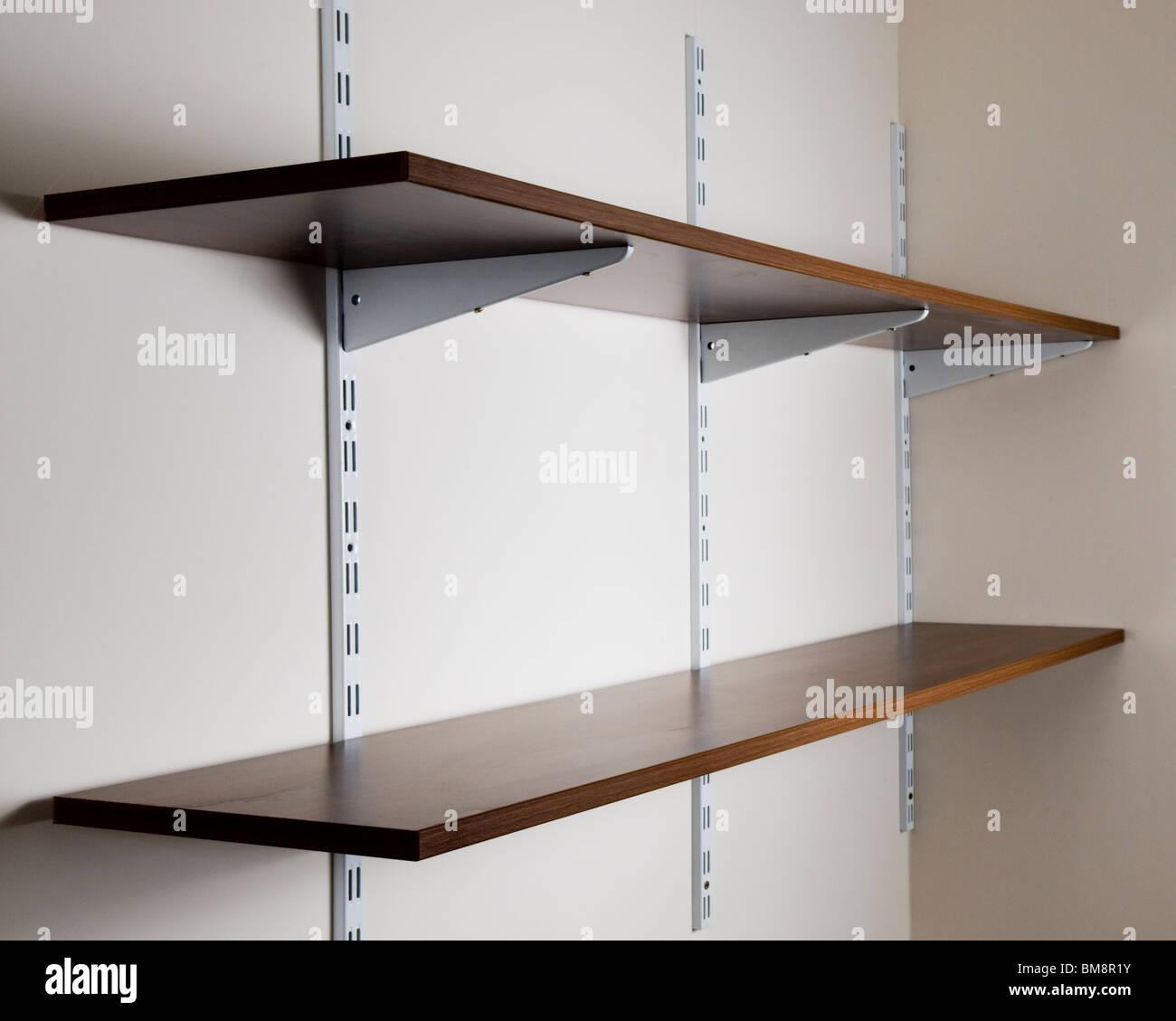 Soporte de pared fotografías e imágenes de alta resolución - Alamy