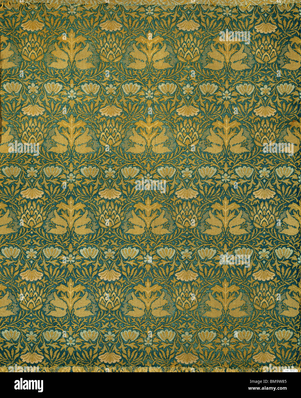 Papel tapiz de alcachofa, por William Morris. Inglaterra, a finales del siglo XIX. Foto de stock