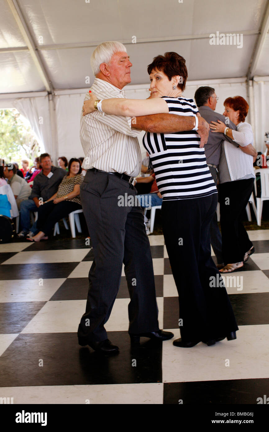 Langarm tradicional baile Afrikaans Foto de stock