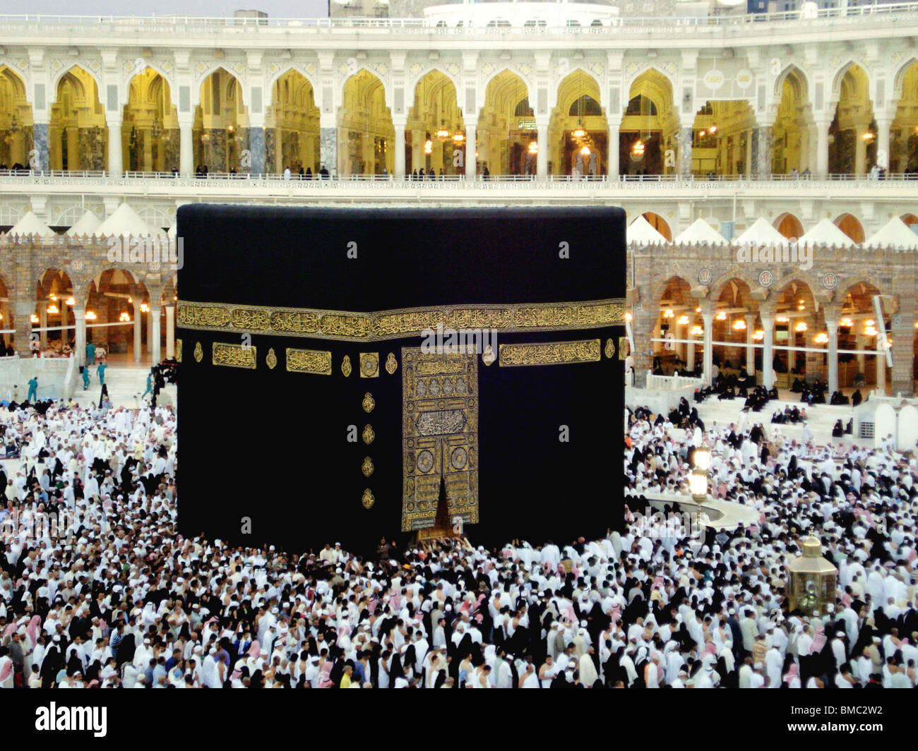 Multitud de peregrinos en una mezquita, la mezquita de AlHaram, La