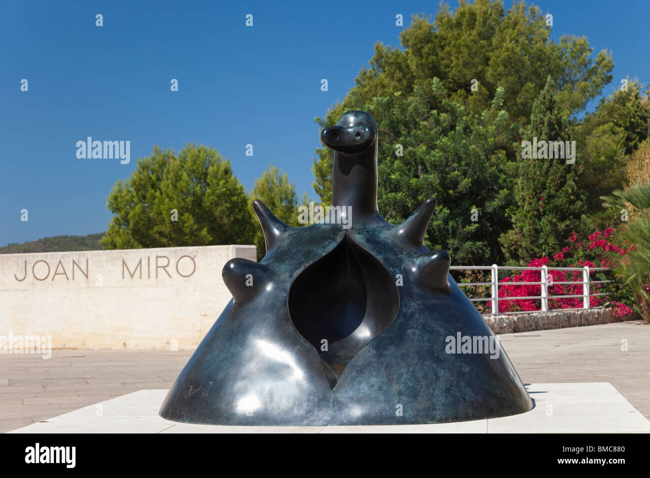 Escultura de Joan Miró en la Fundació Pilar i Joan Miró Fundación Cala Mayor Mallorca Mallorca España Europa Foto de stock