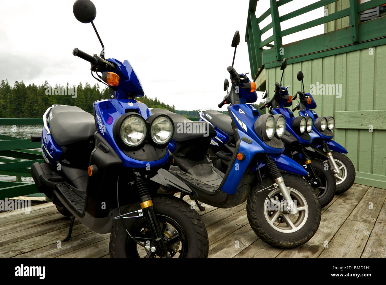 Alquiler de motos Yamaha Abril Point Lodge Quadra Island BC Fotografía de  stock - Alamy