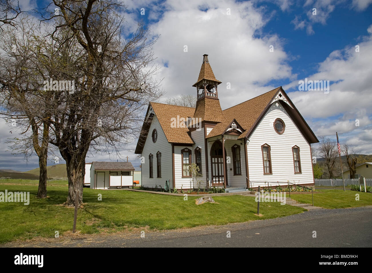 Una iglesia de la comunidad en la pequeña ciudad de Antelope, Oregon Foto de stock