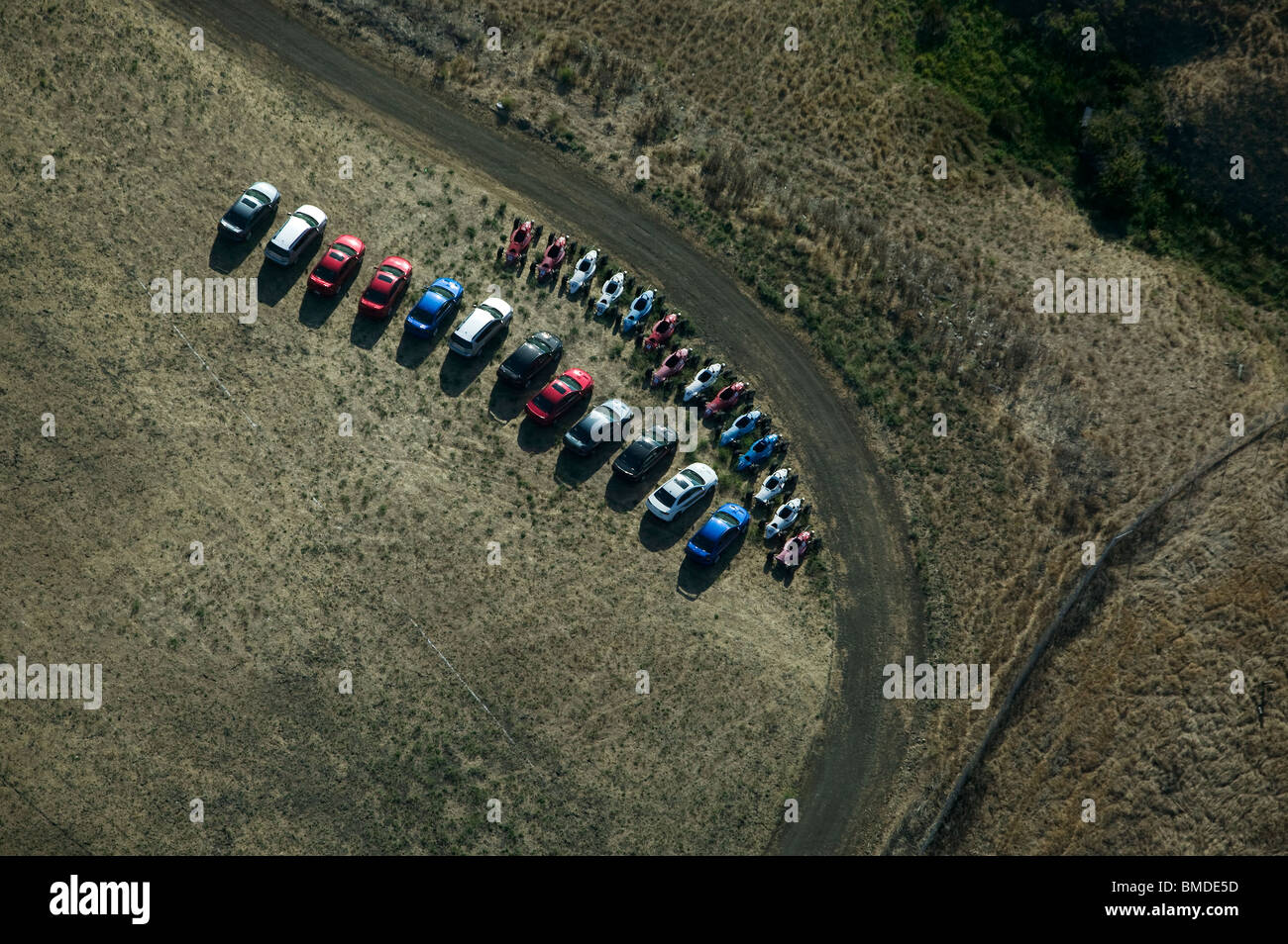Vista aérea por encima de autos estacionados los karts Infineon Raceway, el condado de Sonoma Foto de stock