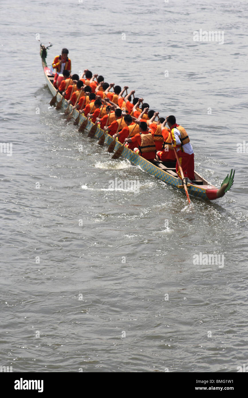 Carreras de Barcos de Dragón en Dragon Boat Festival, Jilin, provincia de Jilin, China Foto de stock