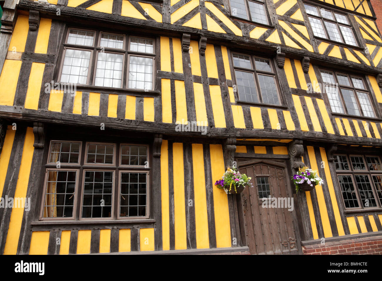 Acacia & daub edificio con entramados de madera en Broad Street Ludlow Shropshire UK Foto de stock
