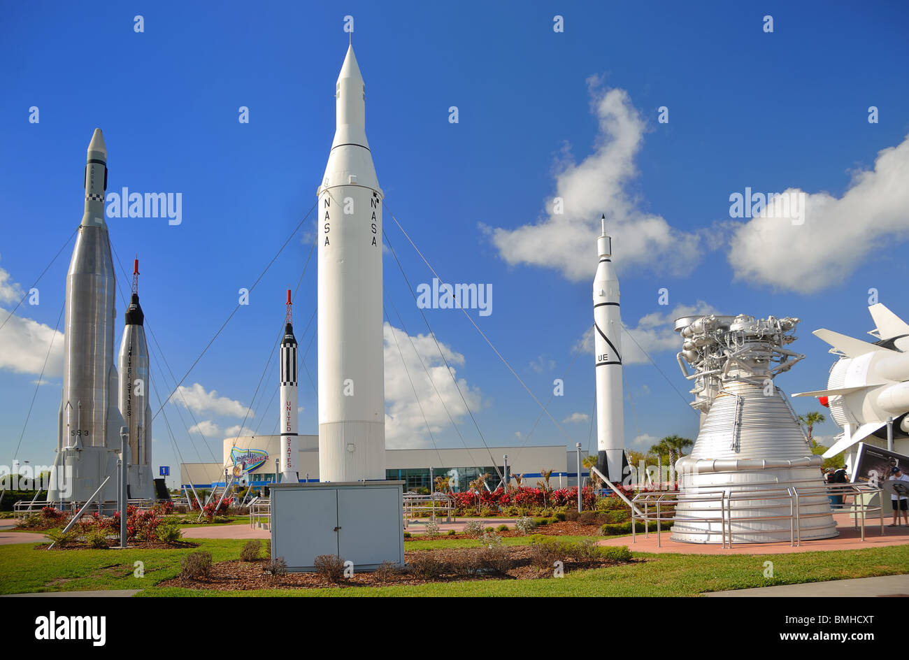 El jardín de cohetes en el Centro Espacial Kennedy, de Cabo Cañaveral, Florida, EE.UU., ha sido recientemente rehabilitado. Foto de stock