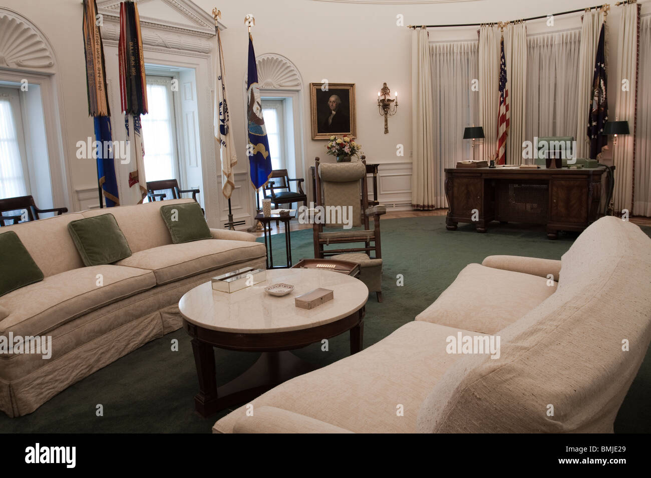 Réplica de la Oficina Oval durante el término de LBJ a Lyndon B. Johnson y el museo de la biblioteca Foto de stock