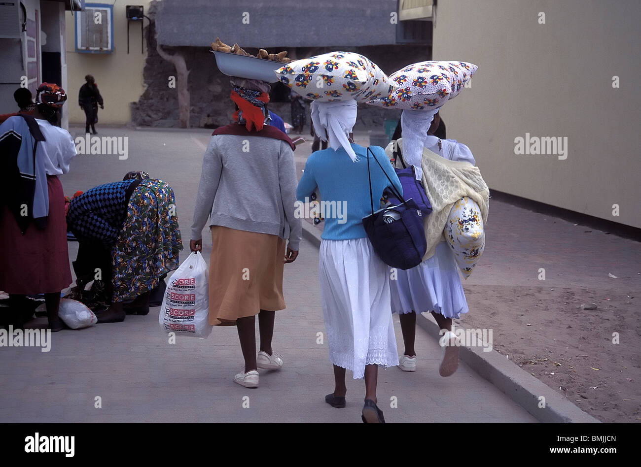Las mujeres, Maun, distrito noroccidental, Botswana Foto de stock