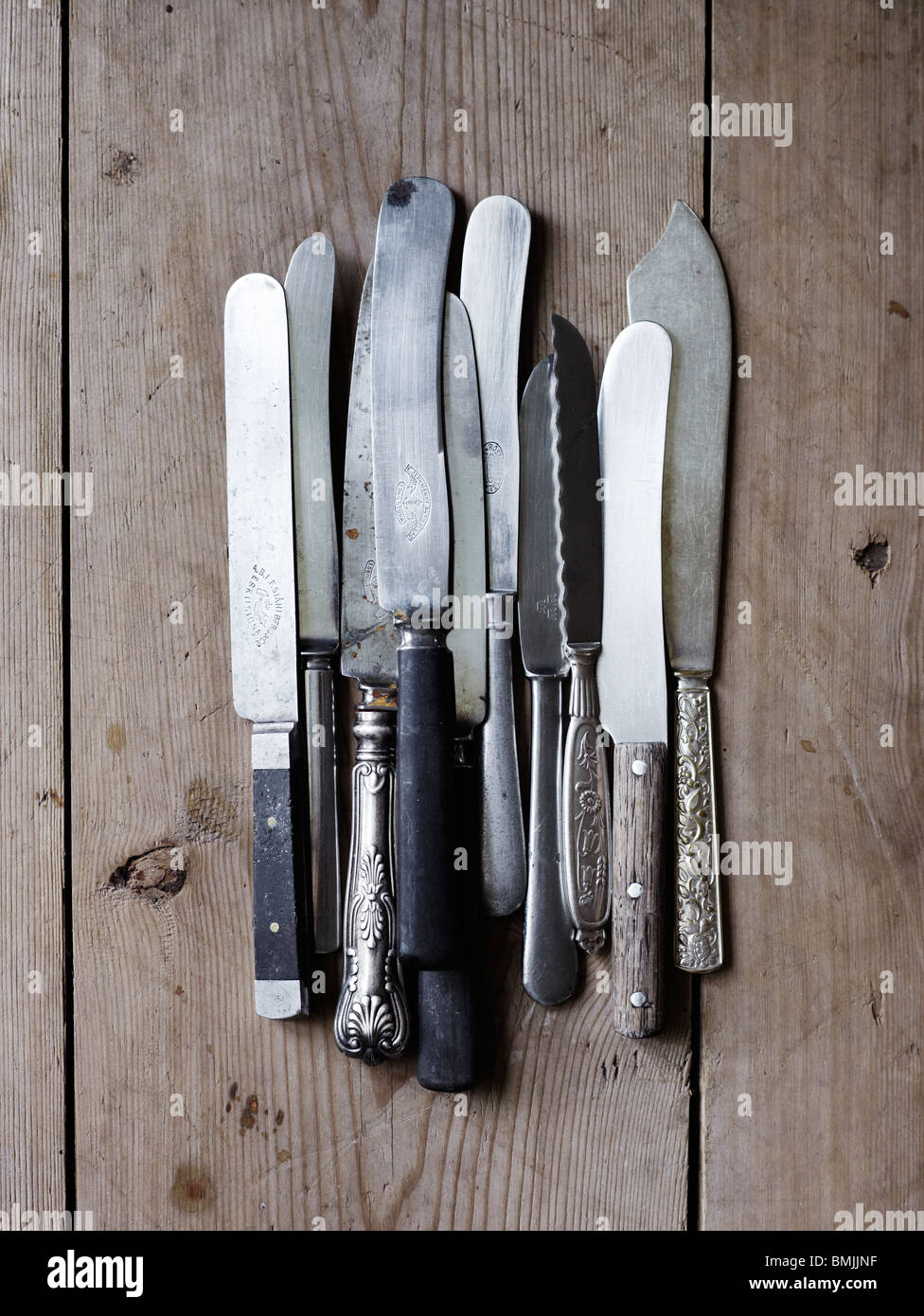 Escandinavia, Suecia, cuchillos de madera, cerca de fondo Foto de stock