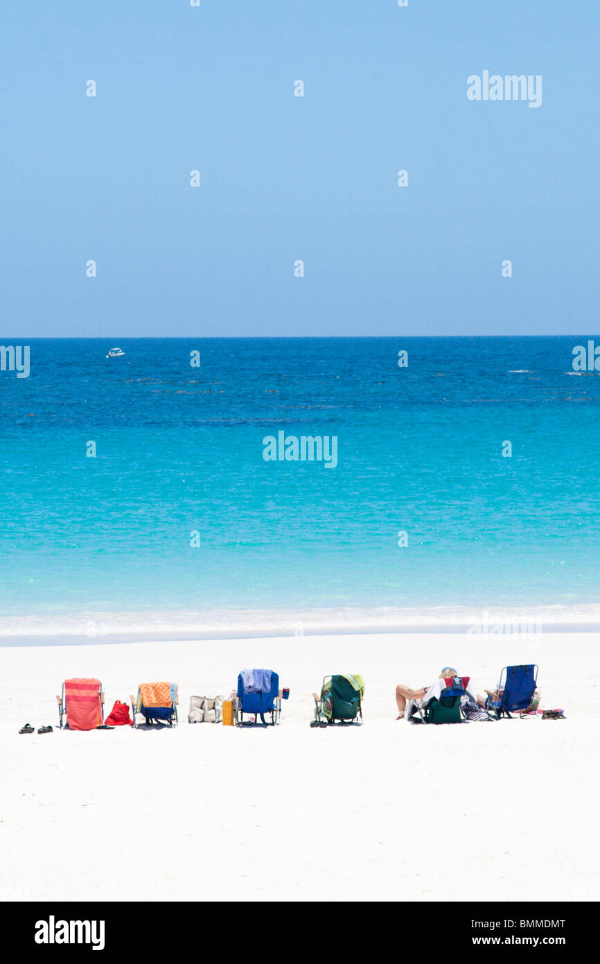 Las hamacas de la playa en Harbour Island, Bahamas. Foto de stock