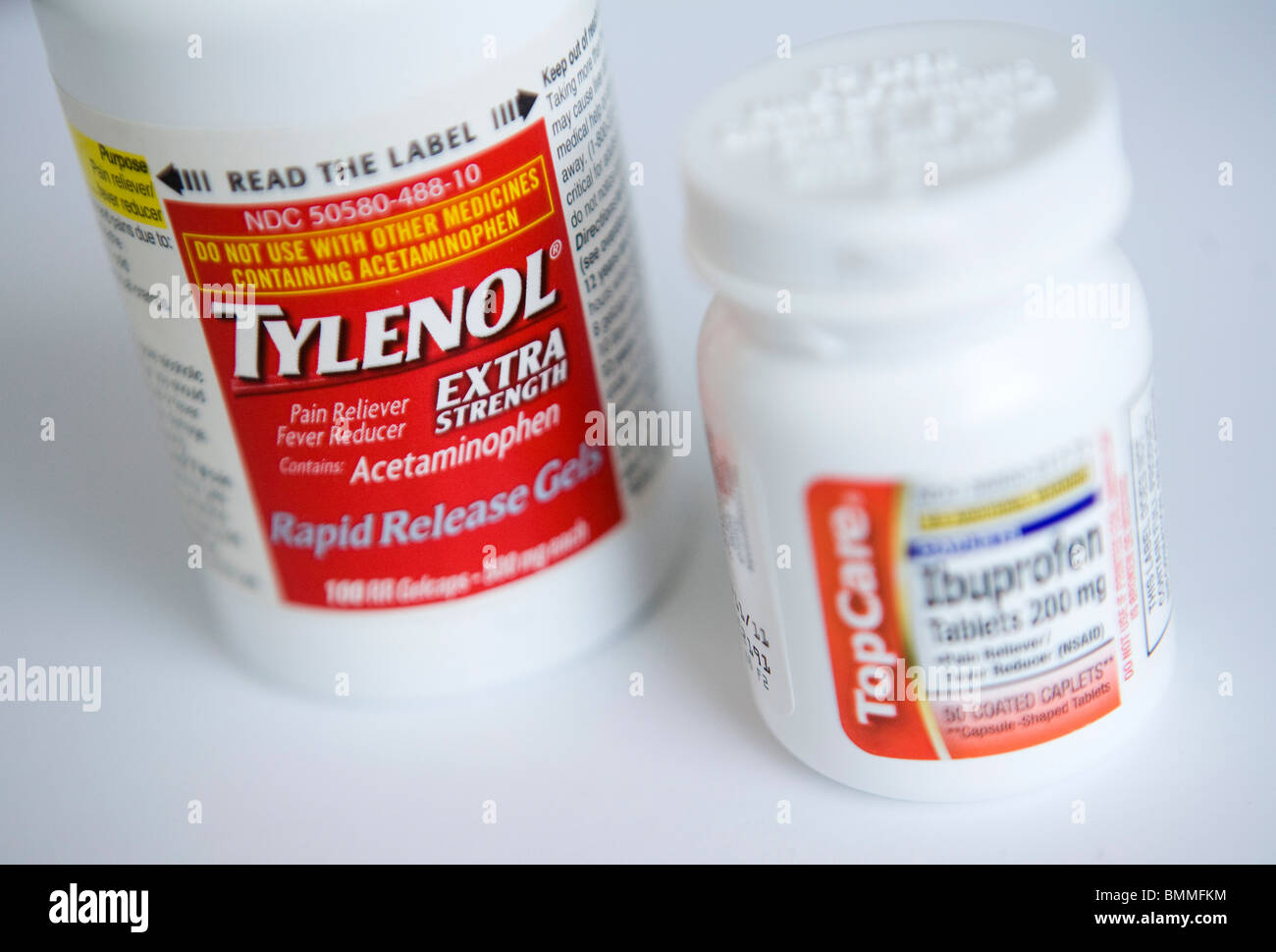 Tylenol (acetaminofén) embalaje y píldoras Fotografía de stock Alamy