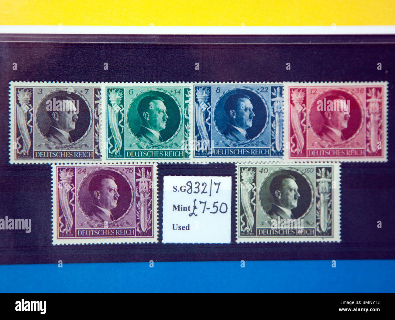 Tercer Reich sellos representando a Hitler en Londres la filatelia shop Foto de stock